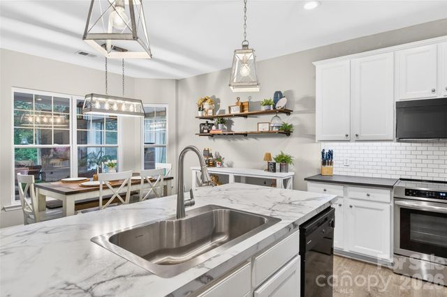 9834 Dominion Crest Drive, Charlotte, NC 28269