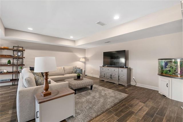 12706 Ashley Court, Lawrence, KS 66044