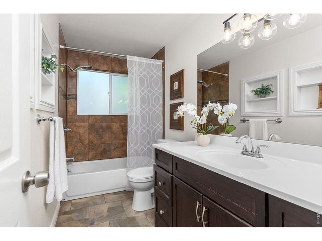 2807 Lakecrest Pl, Loveland, CO 80538