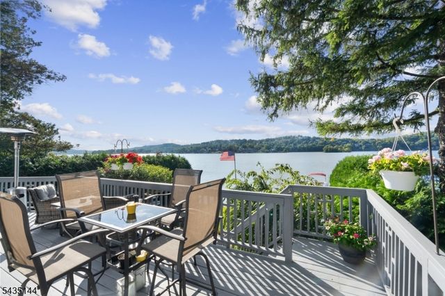 64 E Shore Trl, Sparta Twp., NJ 07871