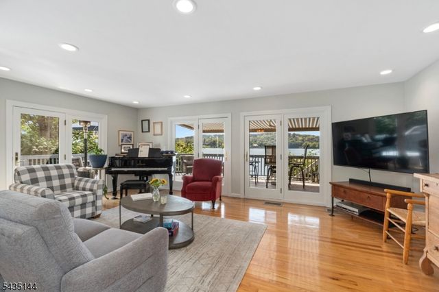64 E Shore Trl, Sparta Twp., NJ 07871
