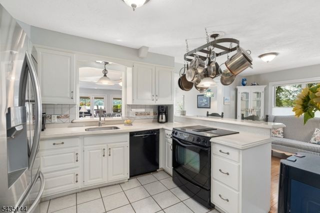 64 E Shore Trl, Sparta Twp., NJ 07871