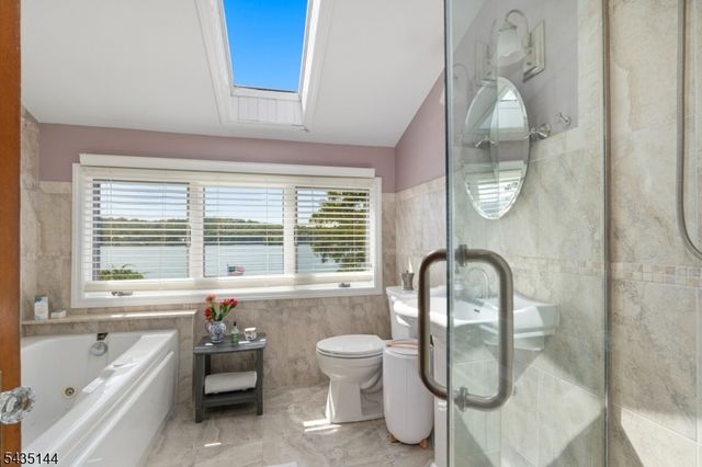 64 E Shore Trl, Sparta Twp., NJ 07871
