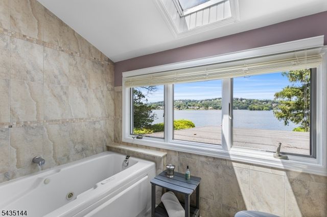 64 E Shore Trl, Sparta Twp., NJ 07871