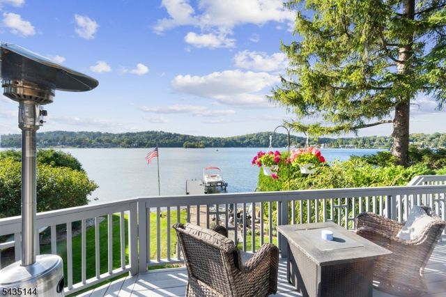 64 E Shore Trl, Sparta Twp., NJ 07871