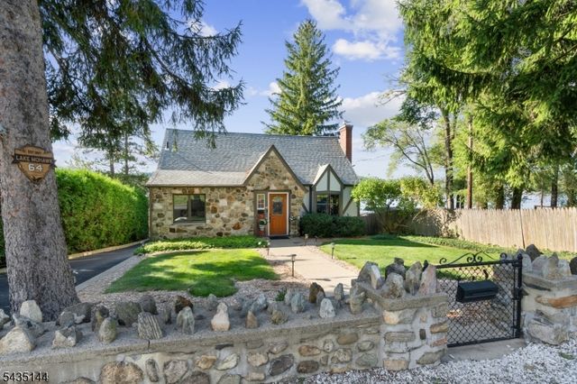 64 E Shore Trl, Sparta Twp., NJ 07871