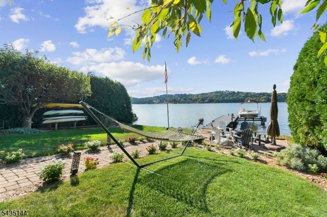 64 E Shore Trl, Sparta Twp., NJ 07871