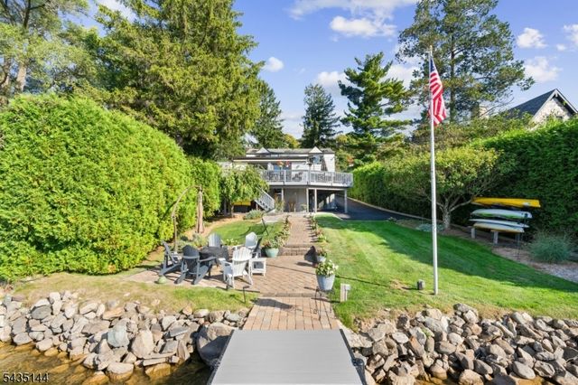 64 E Shore Trl, Sparta Twp., NJ 07871