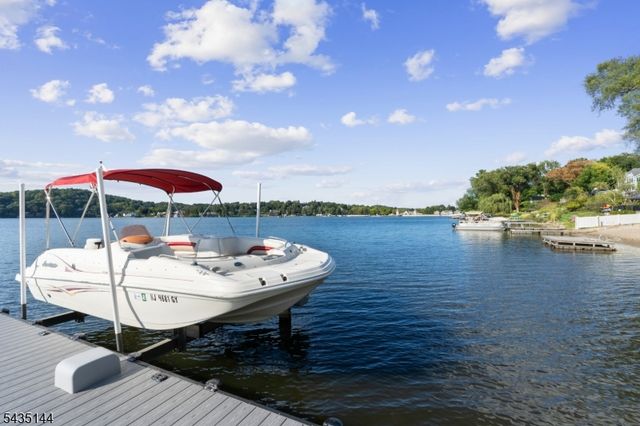 64 E Shore Trl, Sparta Twp., NJ 07871