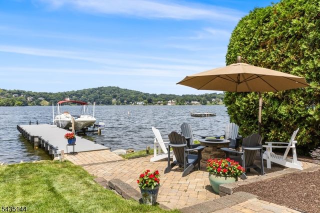 64 E Shore Trl, Sparta Twp., NJ 07871