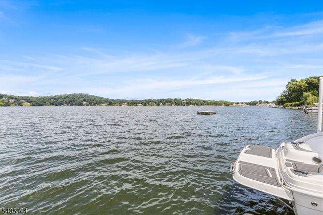 64 E Shore Trl, Sparta Twp., NJ 07871