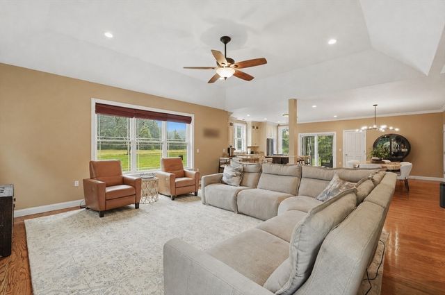 223 Tiffany St, Attleboro, MA 02703