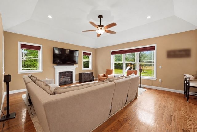 223 Tiffany St, Attleboro, MA 02703