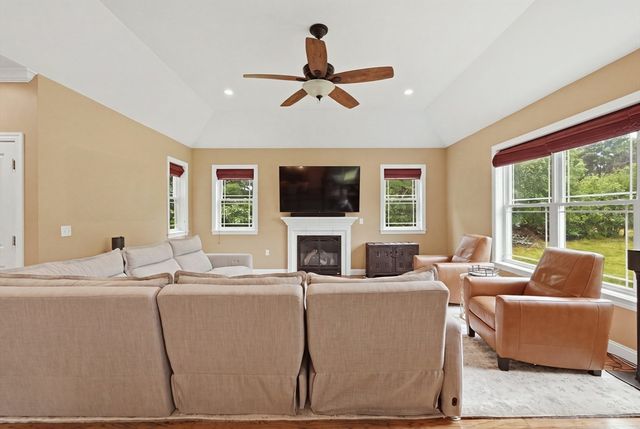 223 Tiffany St, Attleboro, MA 02703