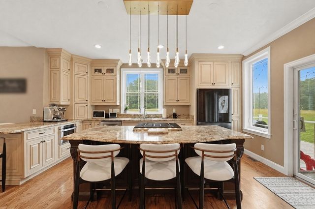 223 Tiffany St, Attleboro, MA 02703