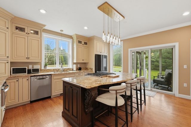 223 Tiffany St, Attleboro, MA 02703