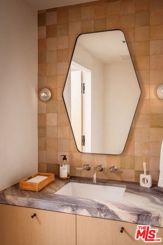 27553 pacific Coast Highway, Malibu, CA 90265