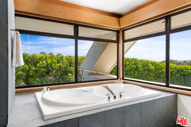 27553 pacific Coast Highway, Malibu, CA 90265
