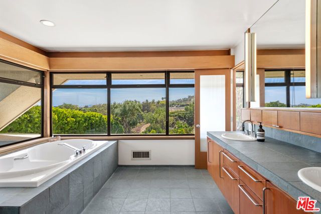 27553 pacific Coast Highway, Malibu, CA 90265