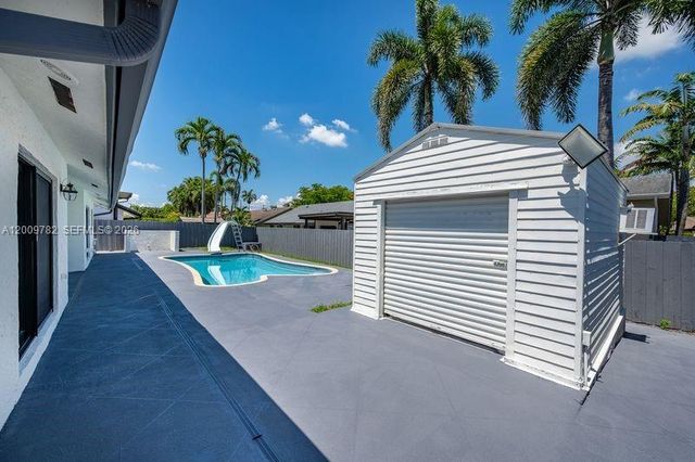 9220 SW 100th Ave Rd, Miami, FL 33176