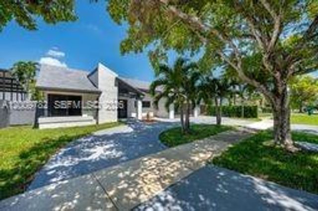 9220 SW 100th Ave Rd, Miami, FL 33176