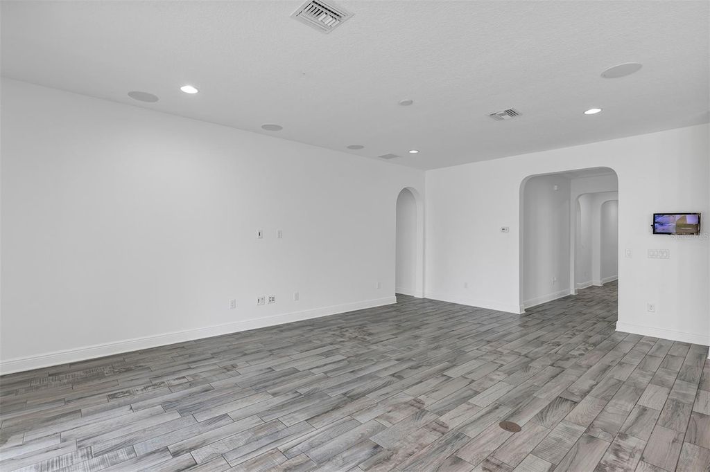 Image 21 of property listing at 1138 FOUNTAIN COIN LOOP, Orlando, FL 32828