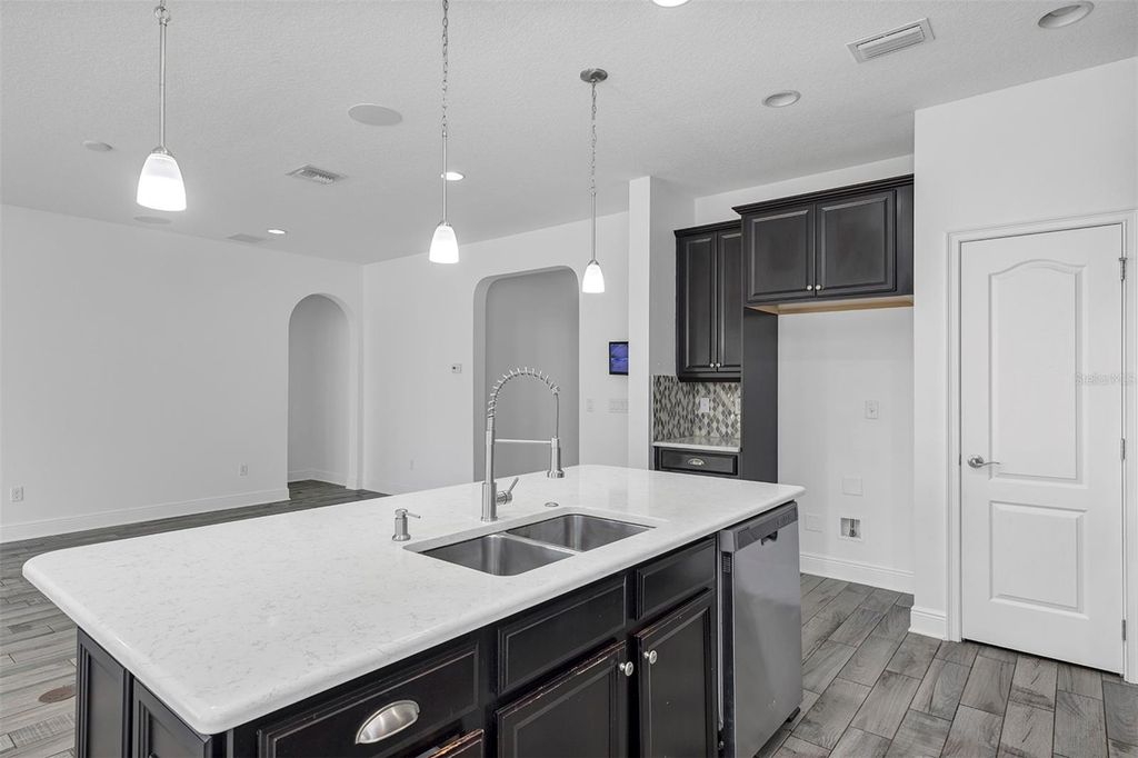 Image 28 of property listing at 1138 FOUNTAIN COIN LOOP, Orlando, FL 32828