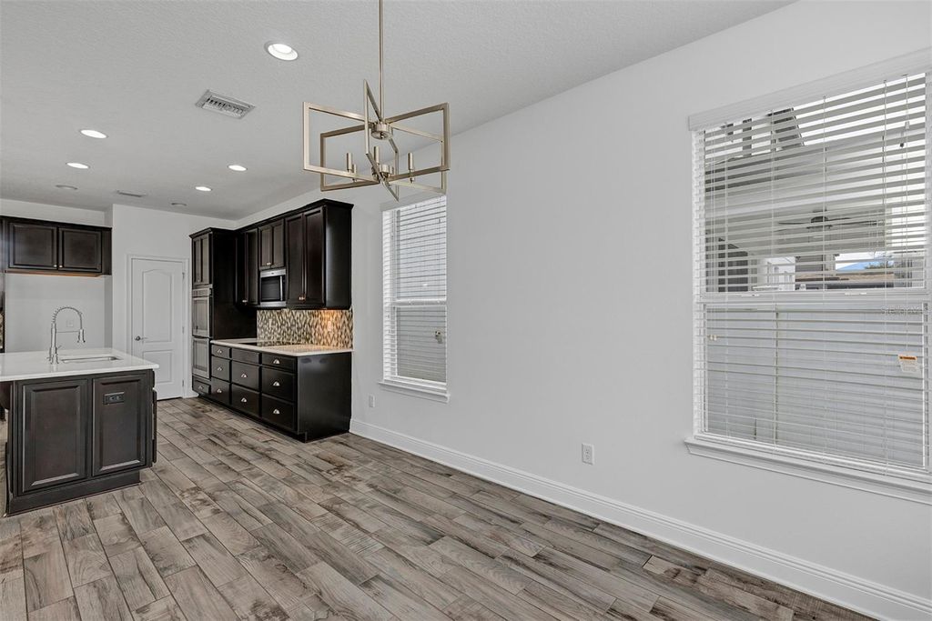 Image 30 of property listing at 1138 FOUNTAIN COIN LOOP, Orlando, FL 32828