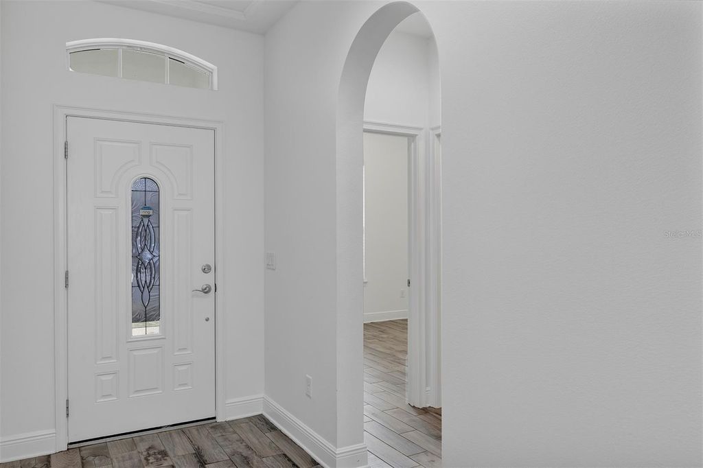 Image 4 of property listing at 1138 FOUNTAIN COIN LOOP, Orlando, FL 32828