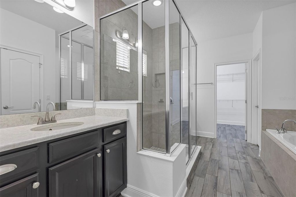 Image 39 of property listing at 1138 FOUNTAIN COIN LOOP, Orlando, FL 32828