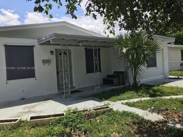 2530 NW 17th Street, Fort Lauderdale, FL 33311