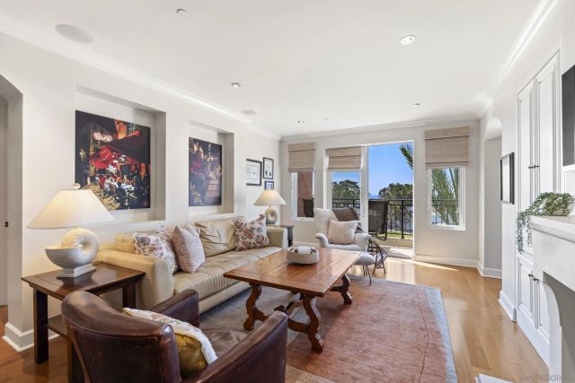 1010 Genter 302, La Jolla, CA 92037
