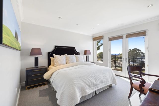 1010 Genter 302, La Jolla, CA 92037