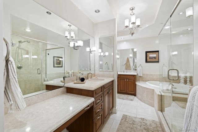 1010 Genter 302, La Jolla, CA 92037