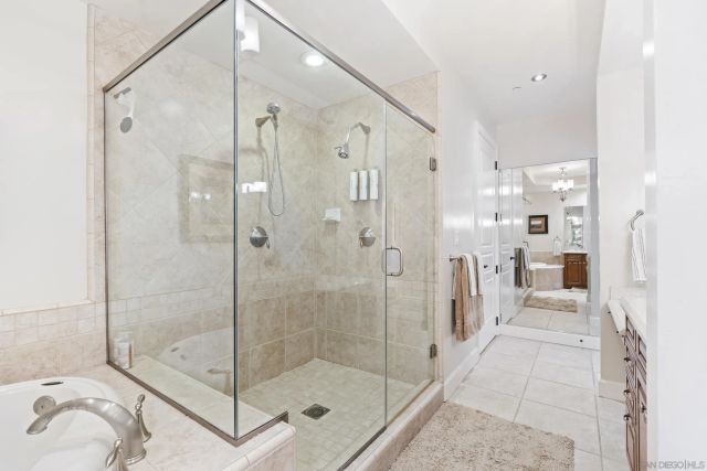 1010 Genter 302, La Jolla, CA 92037