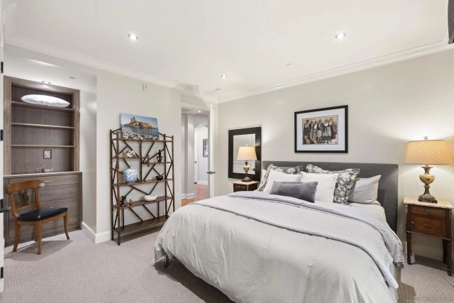 1010 Genter 302, La Jolla, CA 92037