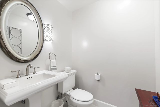 1010 Genter 302, La Jolla, CA 92037
