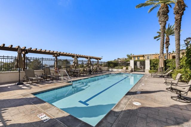 1010 Genter 302, La Jolla, CA 92037