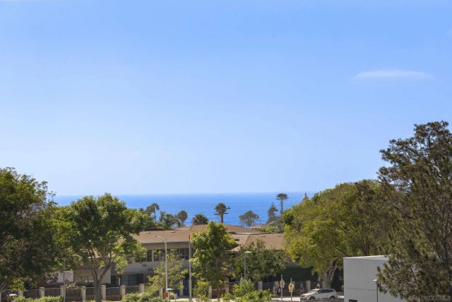 1010 Genter 302, La Jolla, CA 92037