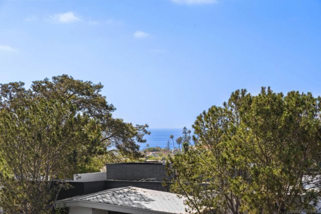 1010 Genter 302, La Jolla, CA 92037