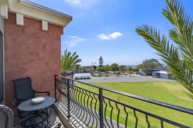 1010 Genter 302, La Jolla, CA 92037