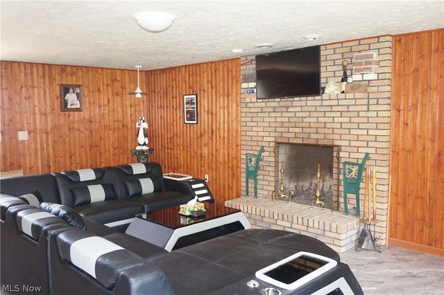 6019 New London Road, Ashtabula, OH 44004