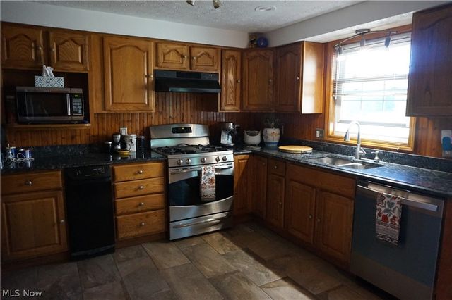 6019 New London Road, Ashtabula, OH 44004