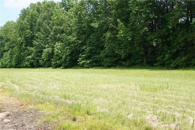 6019 New London Road, Ashtabula, OH 44004
