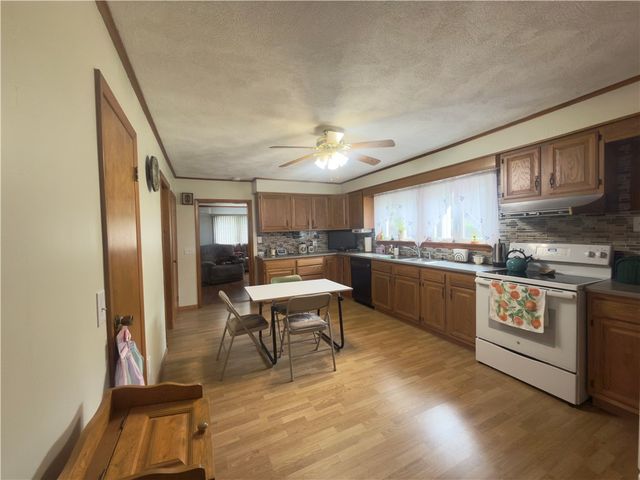 1264 Chopmist Hill Road, Scituate, RI 02857