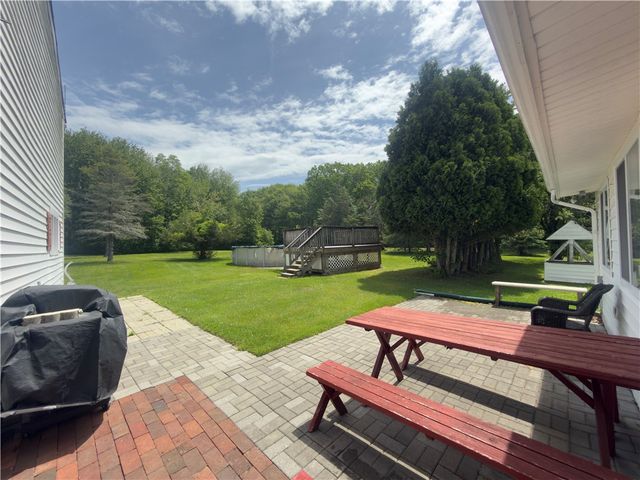 1264 Chopmist Hill Road, Scituate, RI 02857