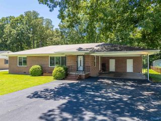 306 Waldrop Road, Rainbow City, AL 35906
