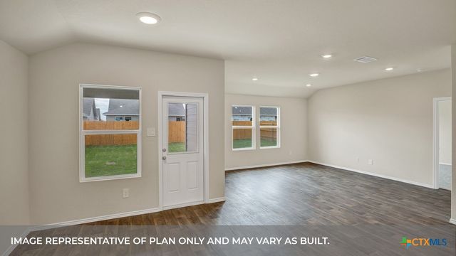 214 WIRECRESTED Drive, Lockhart, TX 78644