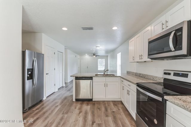 908 W 9TH Street, St. Augustine, FL 32084