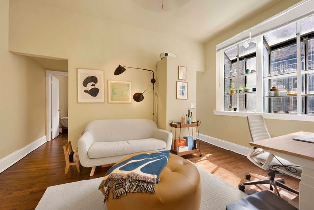 63 E Cedar Street 4B, Chicago, IL 60611